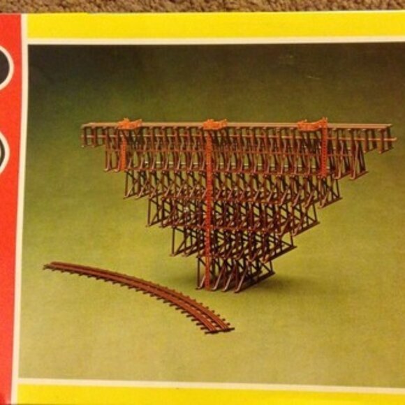 Heljan #666 Timber Trestle Bridge for N Scale Train Set - Picture 1 of 4